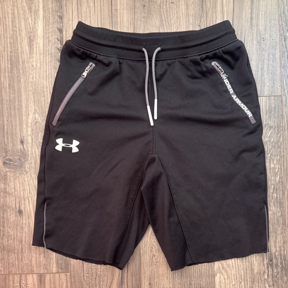 Under Armour Youth Athletic Shorts‎ Black Zip Pockets Drawstring Size M